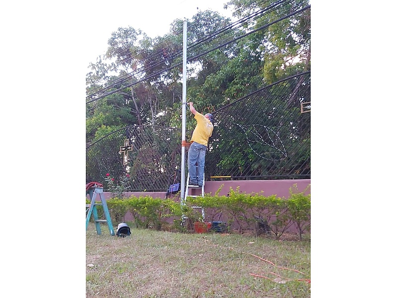 Instalación postes LED Costa Rica