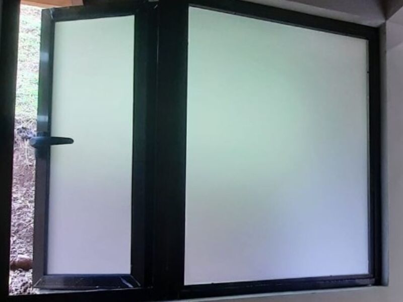 Ventana de vidrio laminado  Cartago 