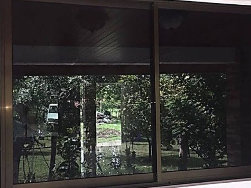 Ventana corrediza café Puntarenas
