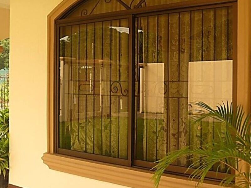 Ventana corrediza con arco Puntarenas