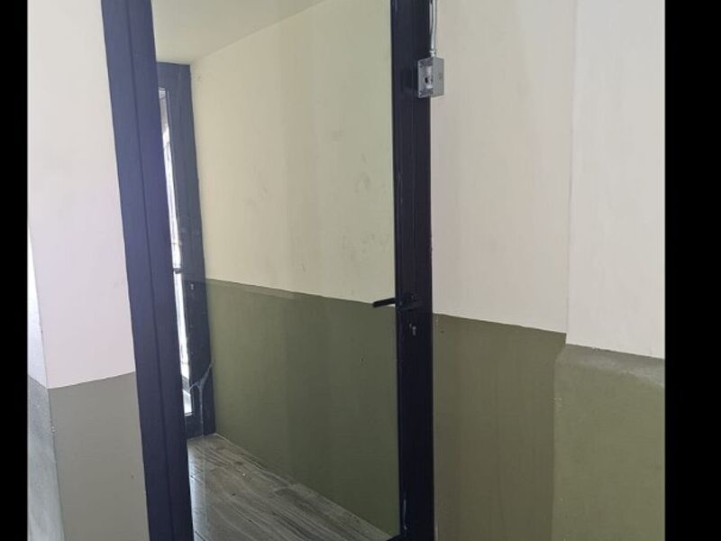 Puerta con espejo 104x216cm en Barva
