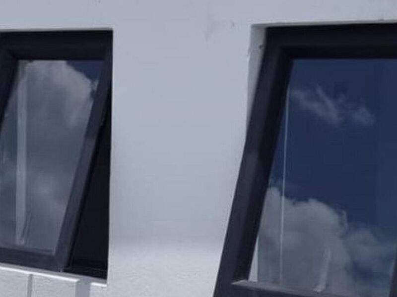 Ventana oscilante laminada en Alajuela