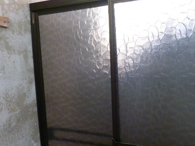 CUARTO BAÑO VIDRIO GUAPILE