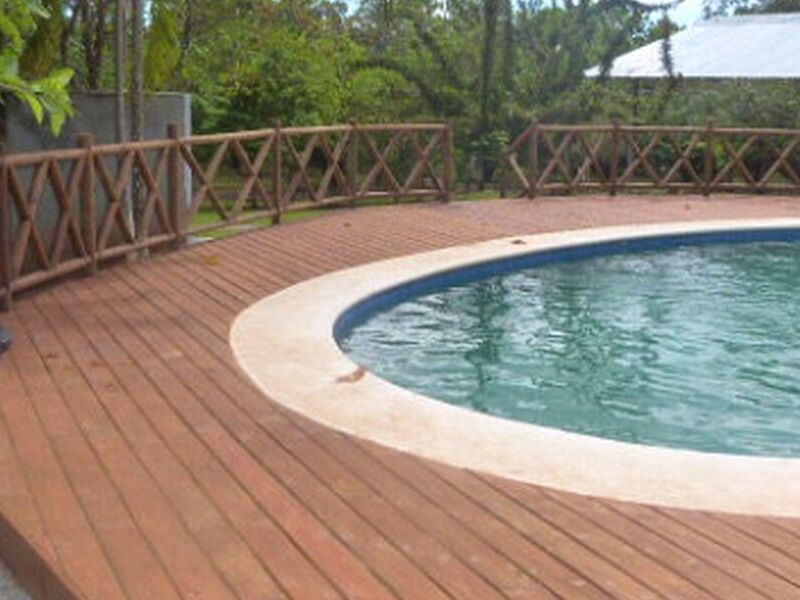 Deck Piscina Costa Rica