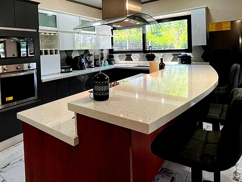 Mueble cocina cuarzo blanco ALAJUELA