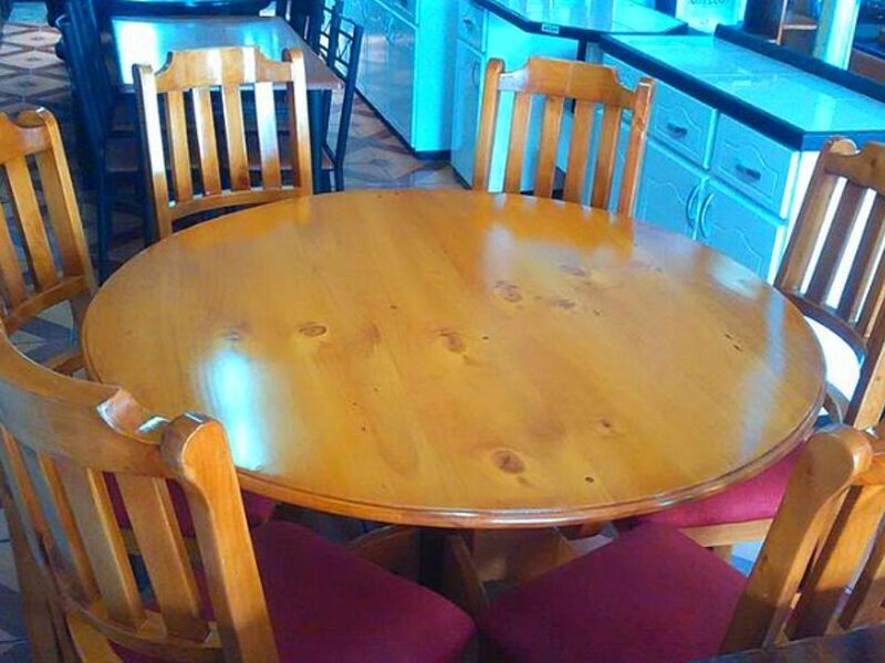 MESA COMEDOR REDONDA 4 SILLAS CARTAGO