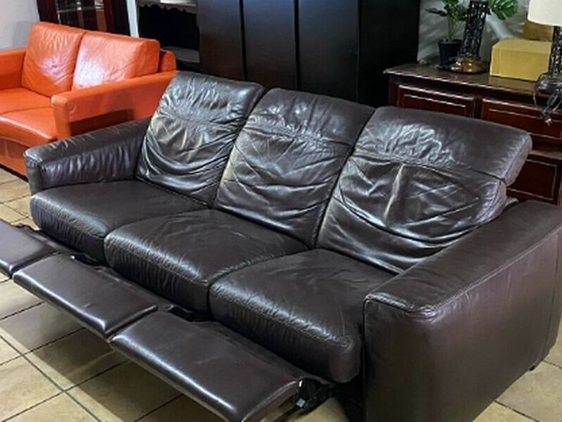SOFA 02 CUERO ALCOLCHADO HEREDIA