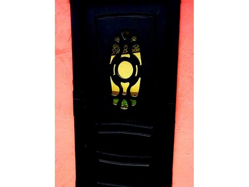Puerta principal madera cedro GUÁPILES 