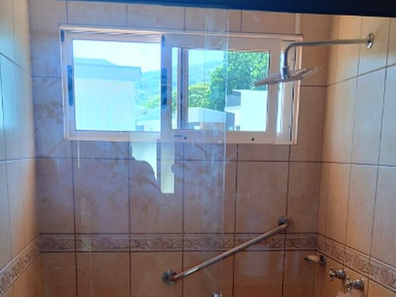 CORTINA BAÑO MARGEN ALUMINIO ALAJUELA
