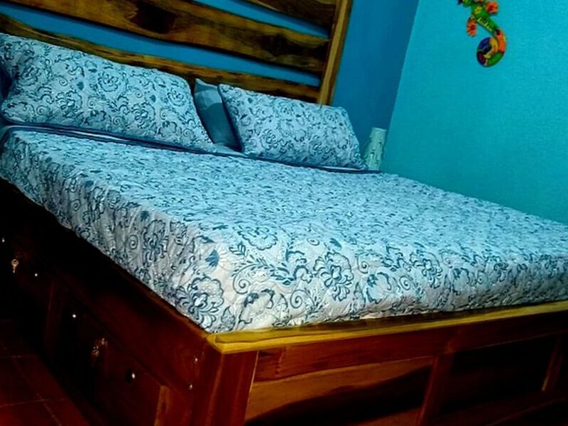 Cama King madera teca SAN ISIDRO