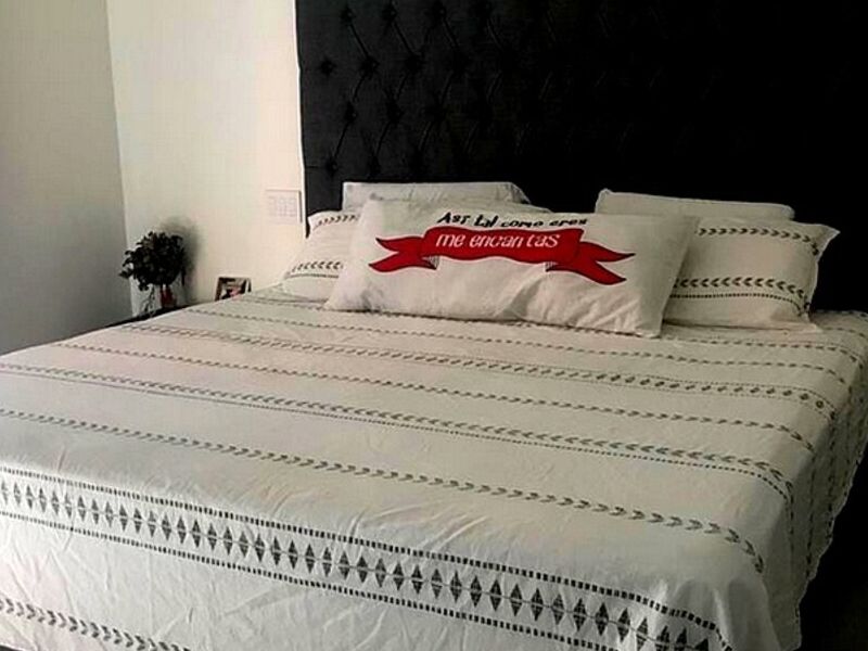 Cama Tapizada Cabecero Acolchado PALMARES