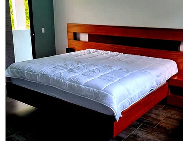 Cama flotante madera cenizaro CARTAGO