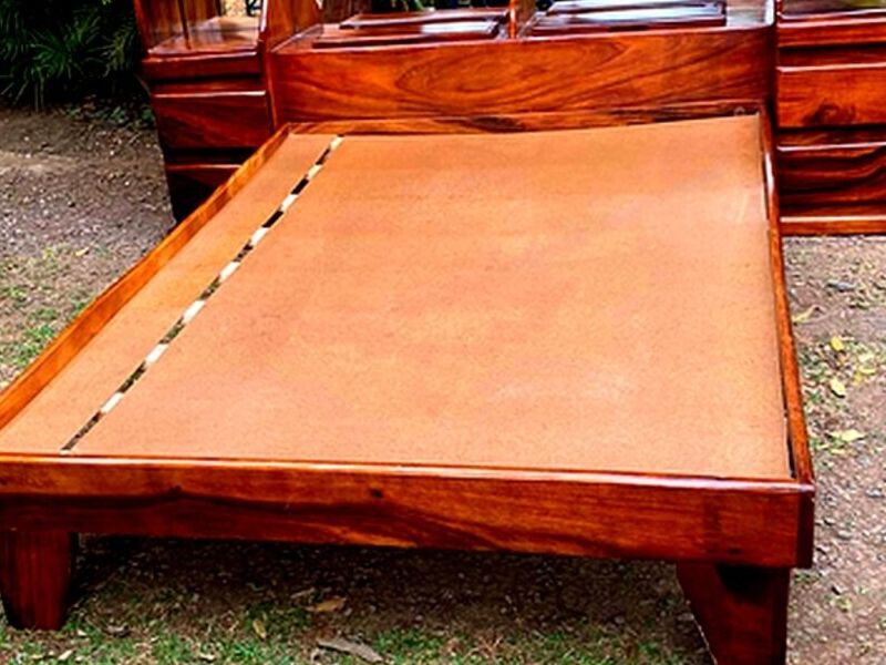 Cama matrimonial madera Guanacaste CARTAGO