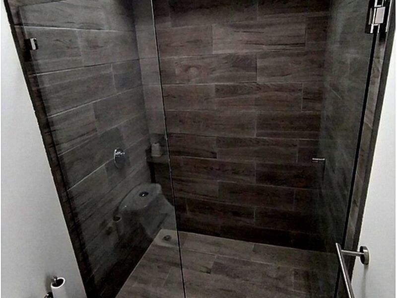 Puerta baño FEEL abatible CARTAGO