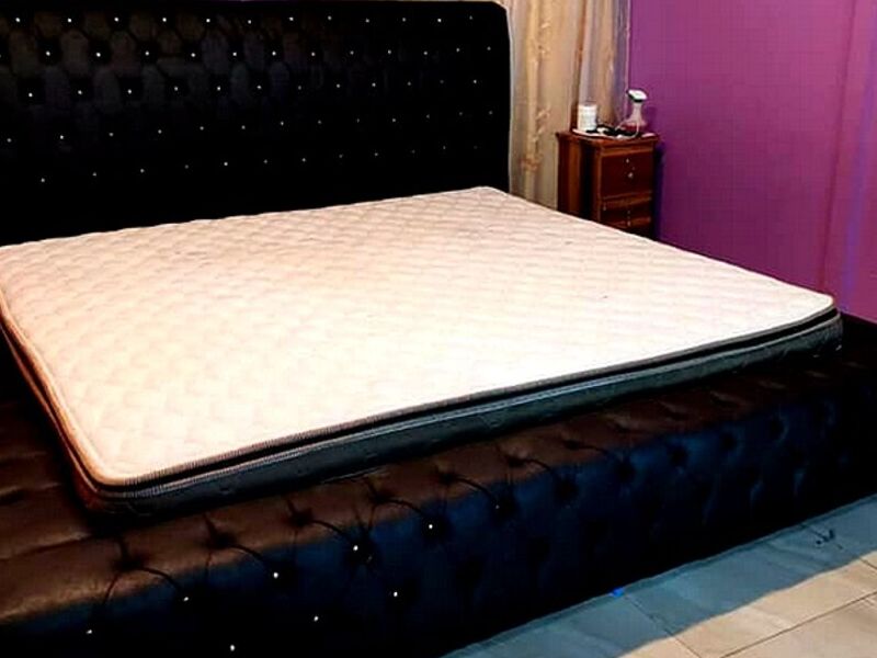 Cama King Tapizada LIBERIA