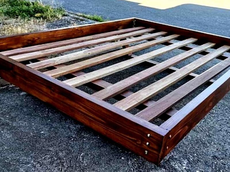 Cama matrimonial flotante madera pino LIBERIA