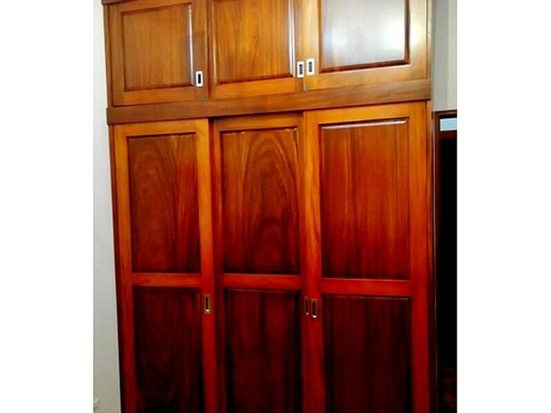 Closet madera laurel LIBERIA