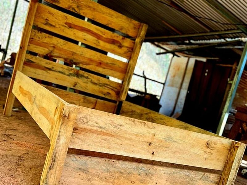 Cama matrimonial rústica PUNTARENAS