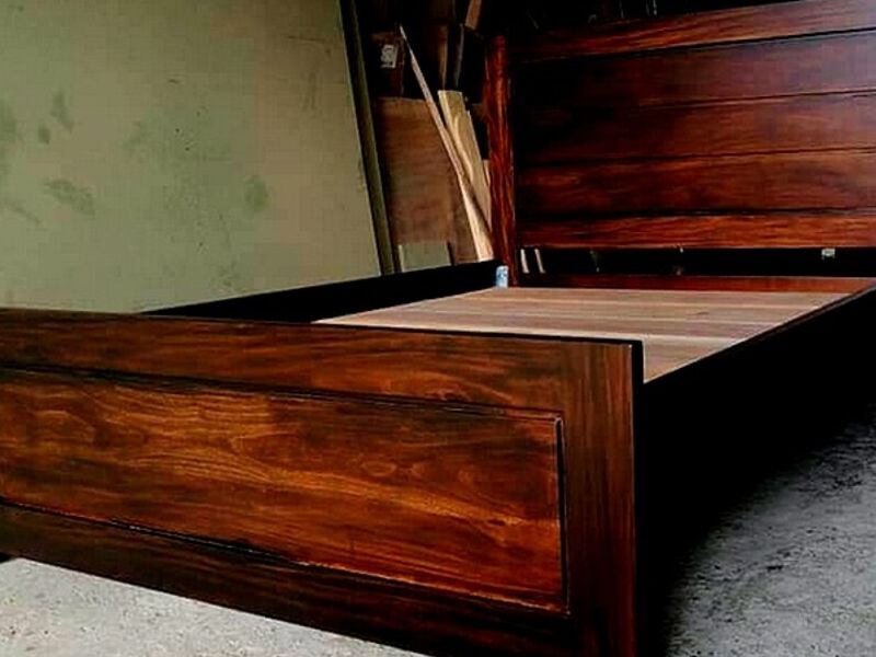 Cama matrimonial madera laurel GUANACASTE
