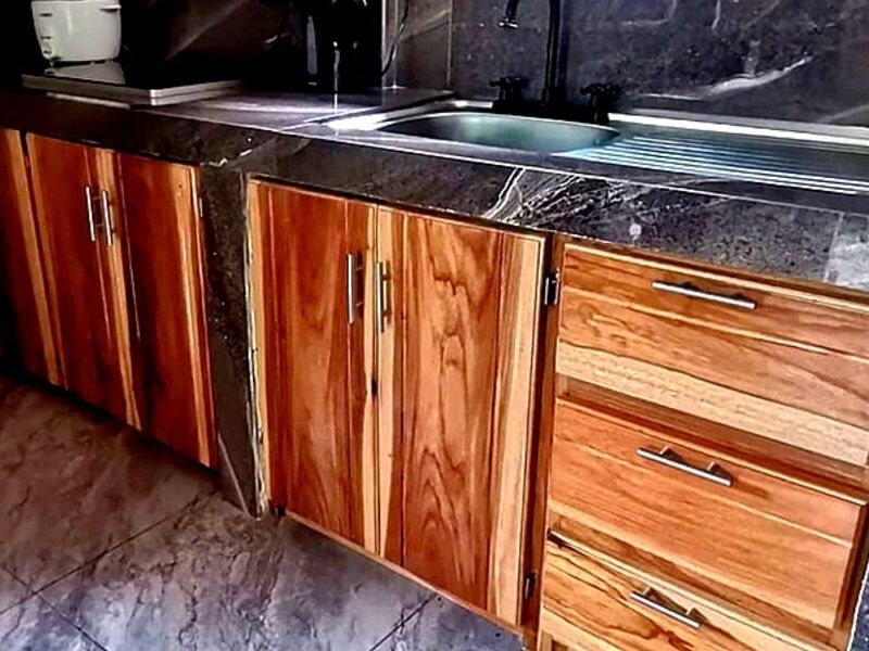 Mueble cocina madera laurel ALAJUELA
