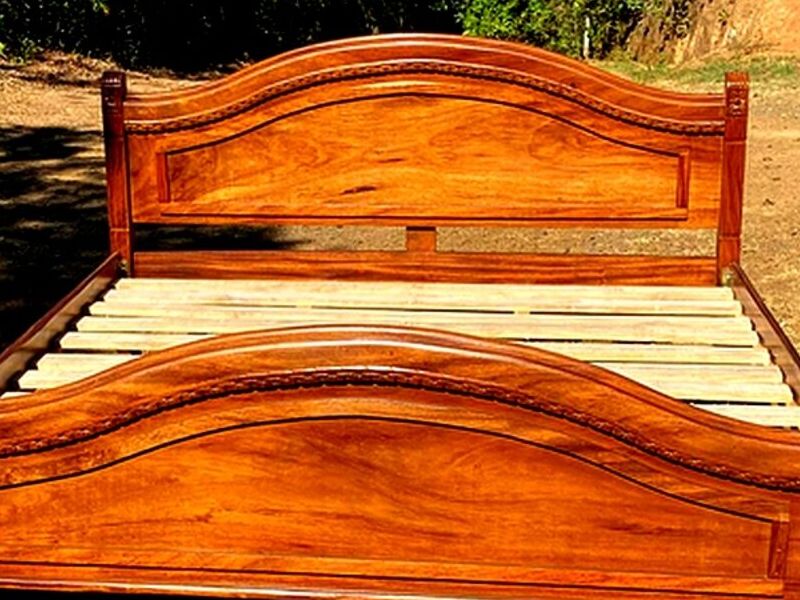 Cama king madera cenízaro ALAJUELA