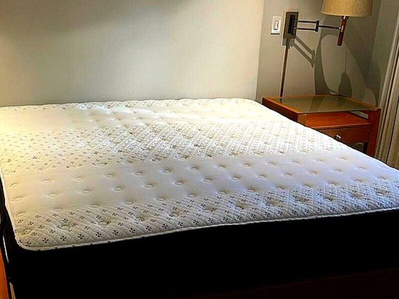 Cama king respaldo tapizado ALAJUELA