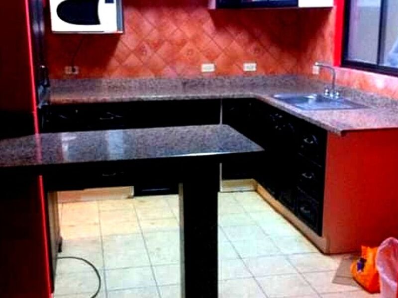 Mueble cocina granito Rosapurrino ESCAZÚ