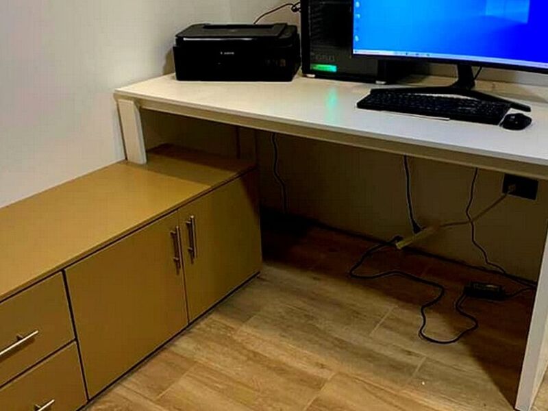 Escritorio base metal SAN JOSÉ