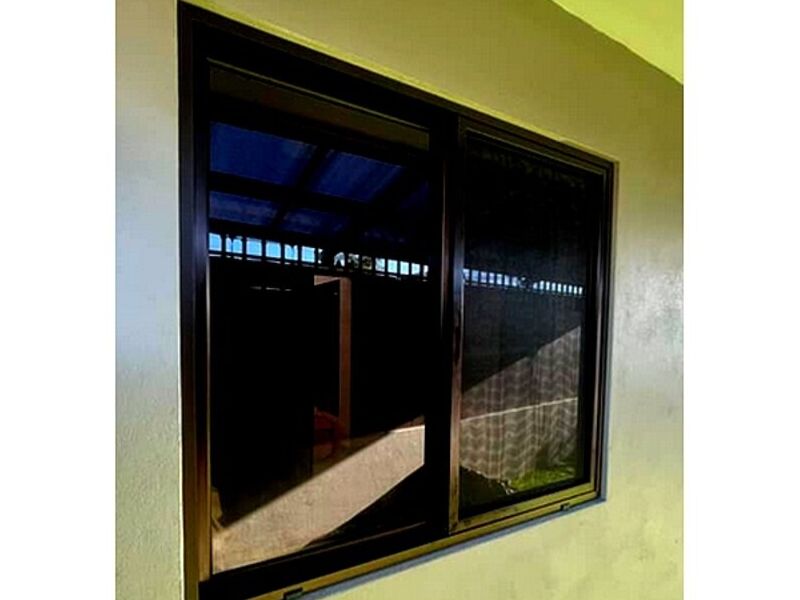 Ventanas Akari aluminio bronce ESCAZÚ