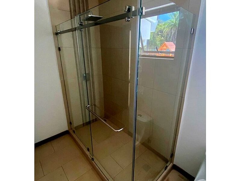 Puertas baño vidrio temperado ESCAZÚ