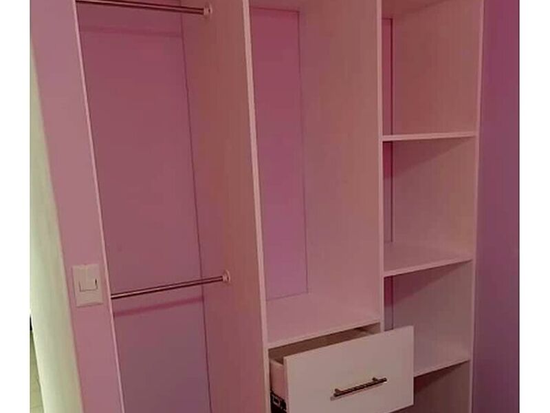 Closet empotrado pino chileno HEREDIA