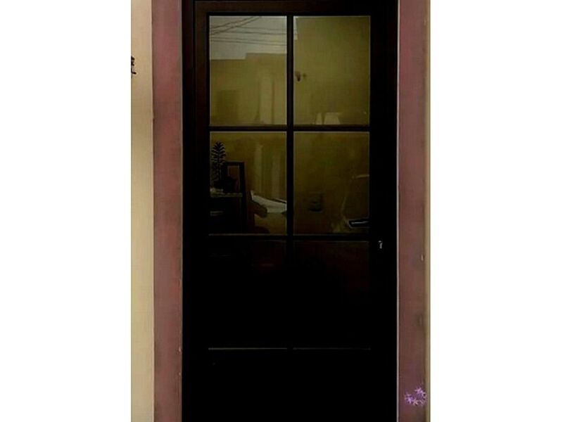 Puerta abatible moldura francesa HEREDIA