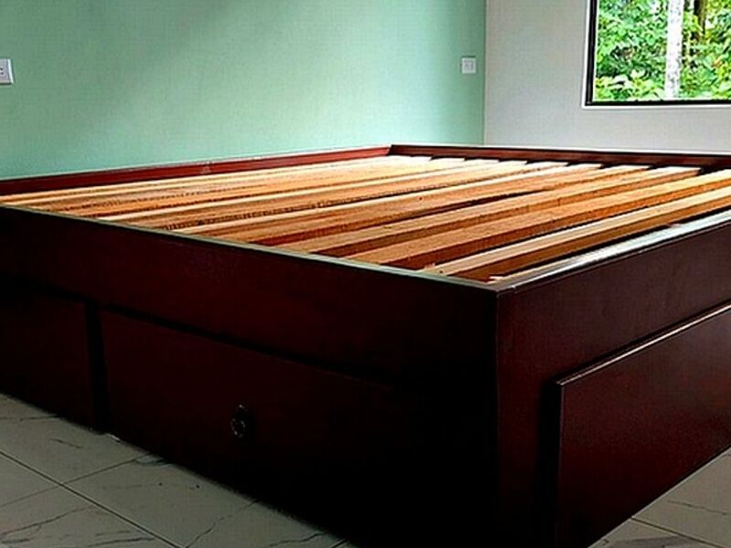 Cama king 4 gavetas SARCHI
