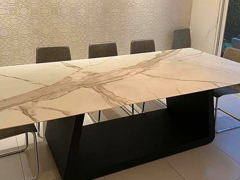 Mesa comedor base metal SAN ISIDRO