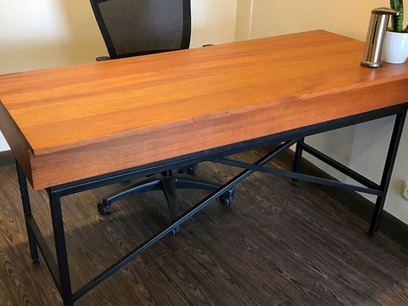 Escritorio Cedro metal ALAJUELA